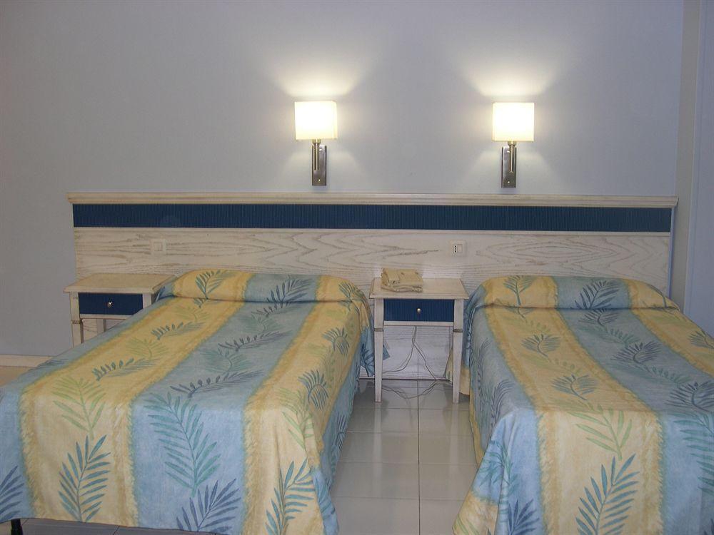 Apartamentos Colon Playa Las Palmas Exterior photo